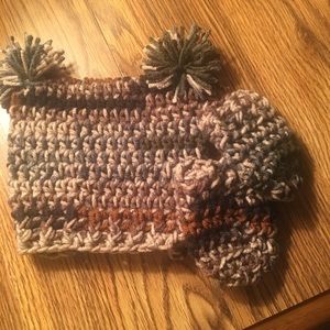 BABY MITTENS AND HAT